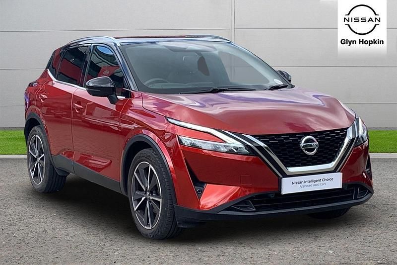 Red Used 2022 Nissan Qashqai Tekna SUV | £20,325 (A bit pricey) - Image 1/4