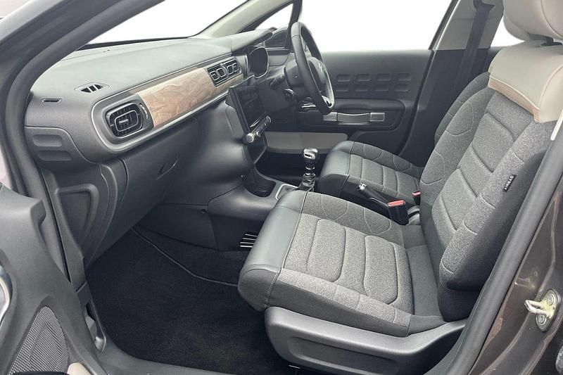 Platinum grey Used 2022 Citroën C3 PureTech Hatchback | £11,790 (Fair price) - Image 1/4