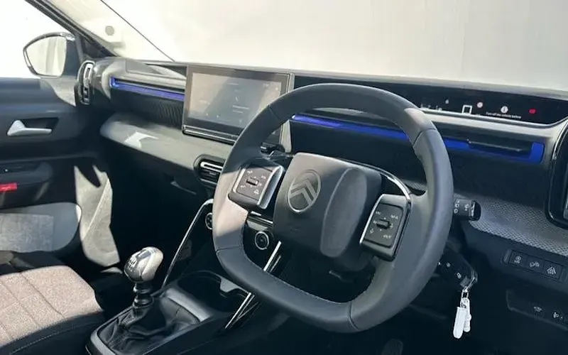 Used Citroën C3 101 HP (74 kW) 2025 Blue SUV