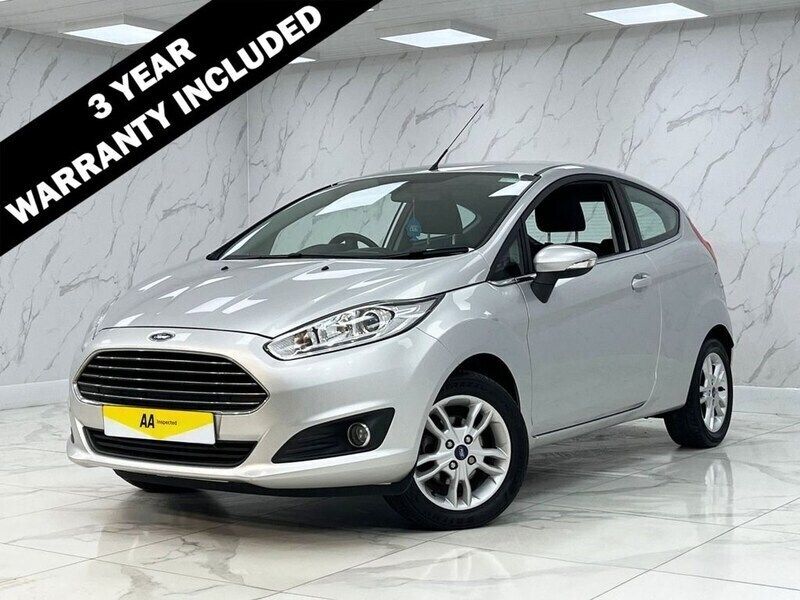Silver Used 2015 Ford Fiesta Zetec Hatchback | £6,495 (Fair price) - Image 1/2