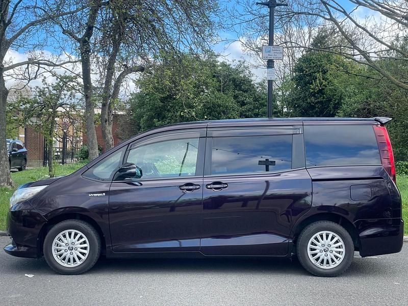 Used Toyota Noah 2026 Maroon MPV