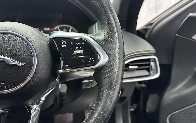 Used Jaguar XE R-Dynamic 180 HP (132 kW) 2019 Black Sedan