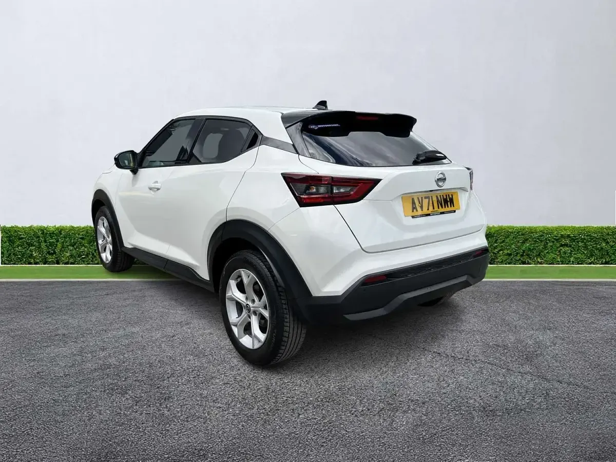 Used Nissan Juke N-Connecta 2021 White SUV