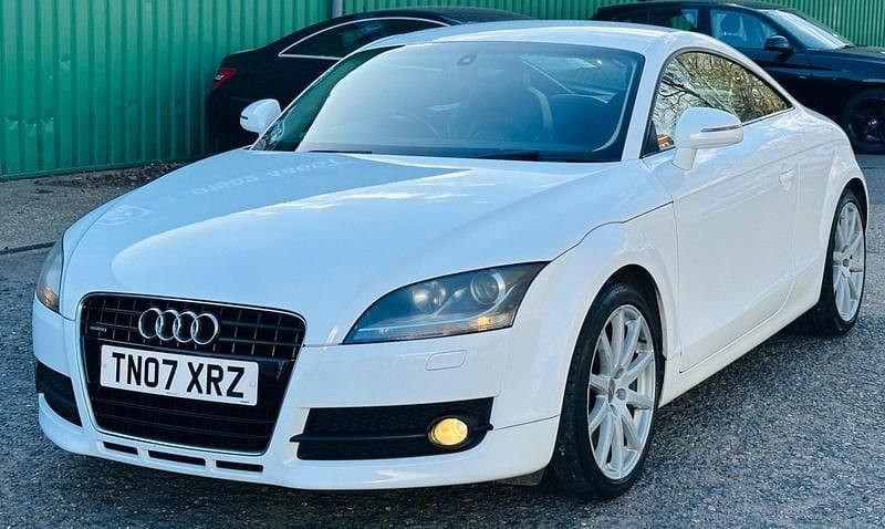 Begagnad Audi TT Performance 250 HK (183 kW) 2007 Vit Sportkupé