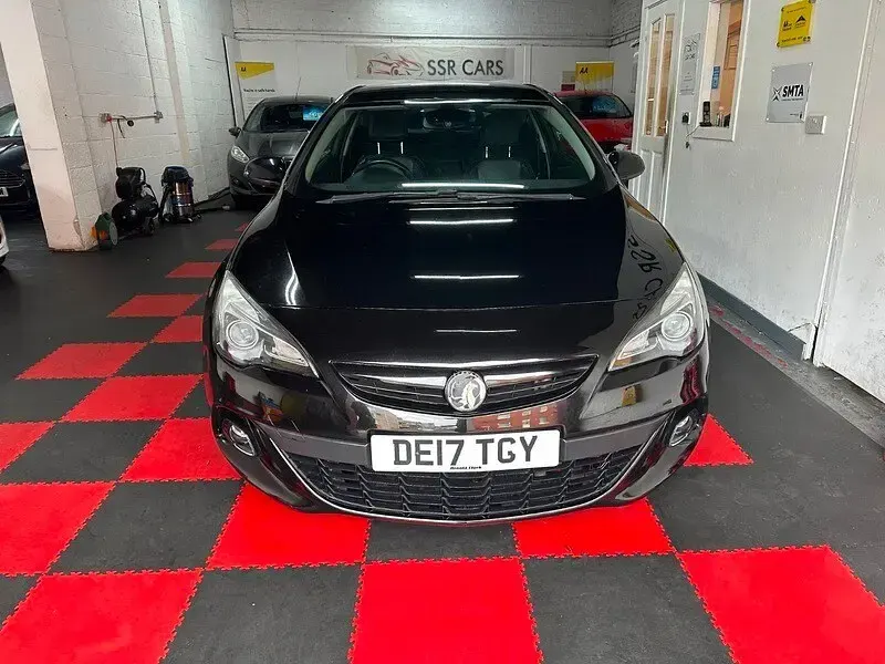 Used Vauxhall Astra GTC Edition 140 HP (102 kW) 2017 Black Coupe