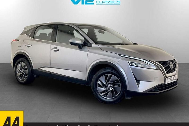 Used Nissan Qashqai Acenta Premium 140 HP (102 kW) 2022 Silver SUV