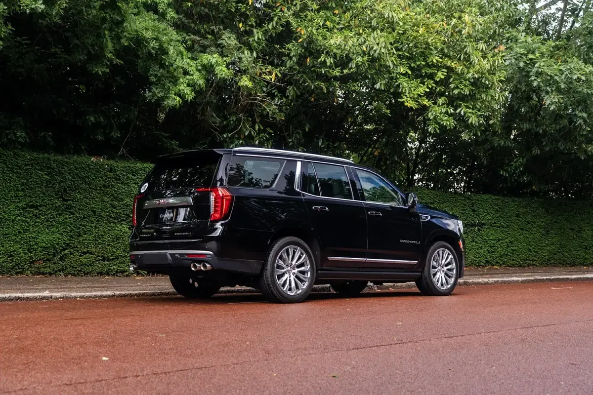 Used GMC Yukon 426 HP (313 kW) 2023 Black SUV
