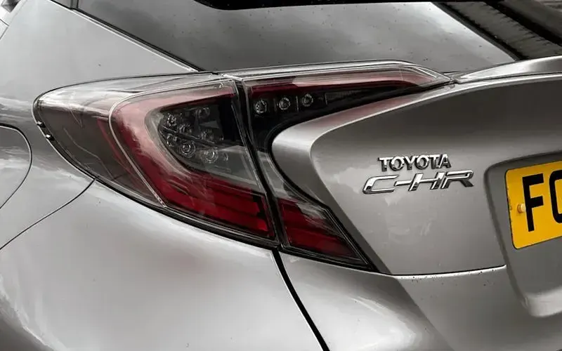 Used Toyota C-HR 122 HP (89 kW) 2017 Silver SUV