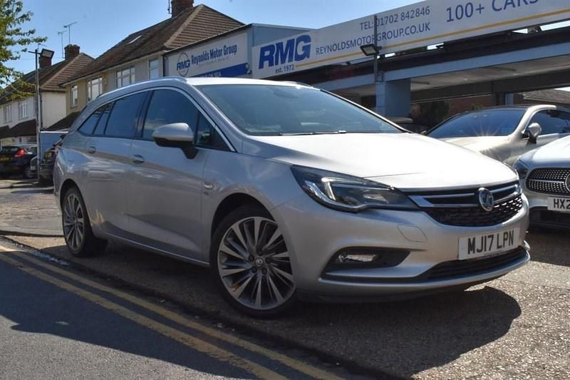 Used Vauxhall Astra Elite 150 HP (110 kW) 2017 Silver Estate