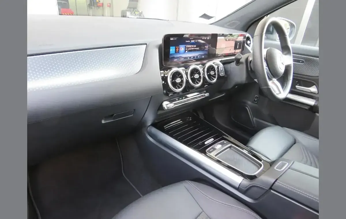 Used Mercedes GLA200 Executive 147 HP (108 kW) 2026 Black SUV