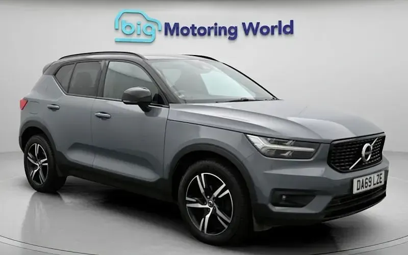 Used Volvo XC40 R-Design 150 HP (110 kW) 2019 SUV