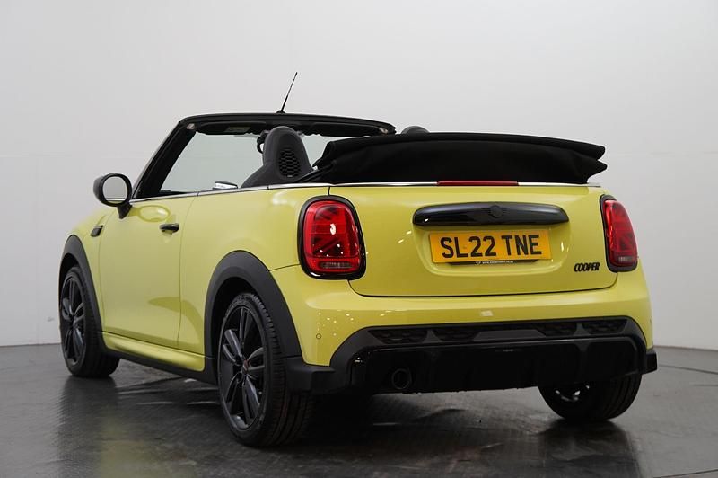 Used Mini Cooper Sport 134 HP (98 kW) 2022 Yellow Hatchback