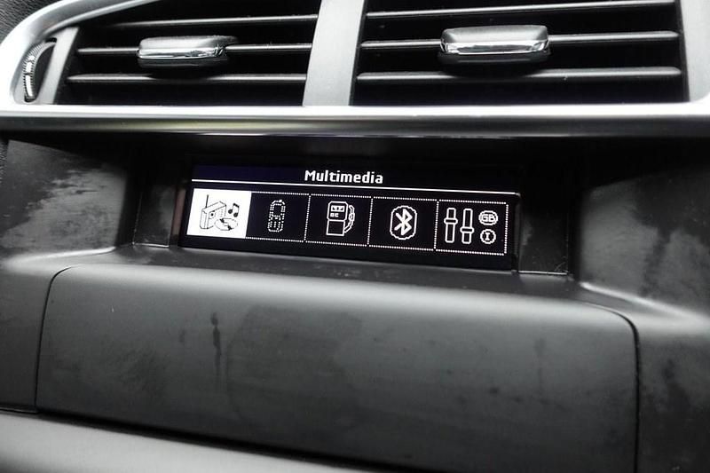 Used Citroën C4 SELECTION 115 HP (84 kW) 2014 White Hatchback