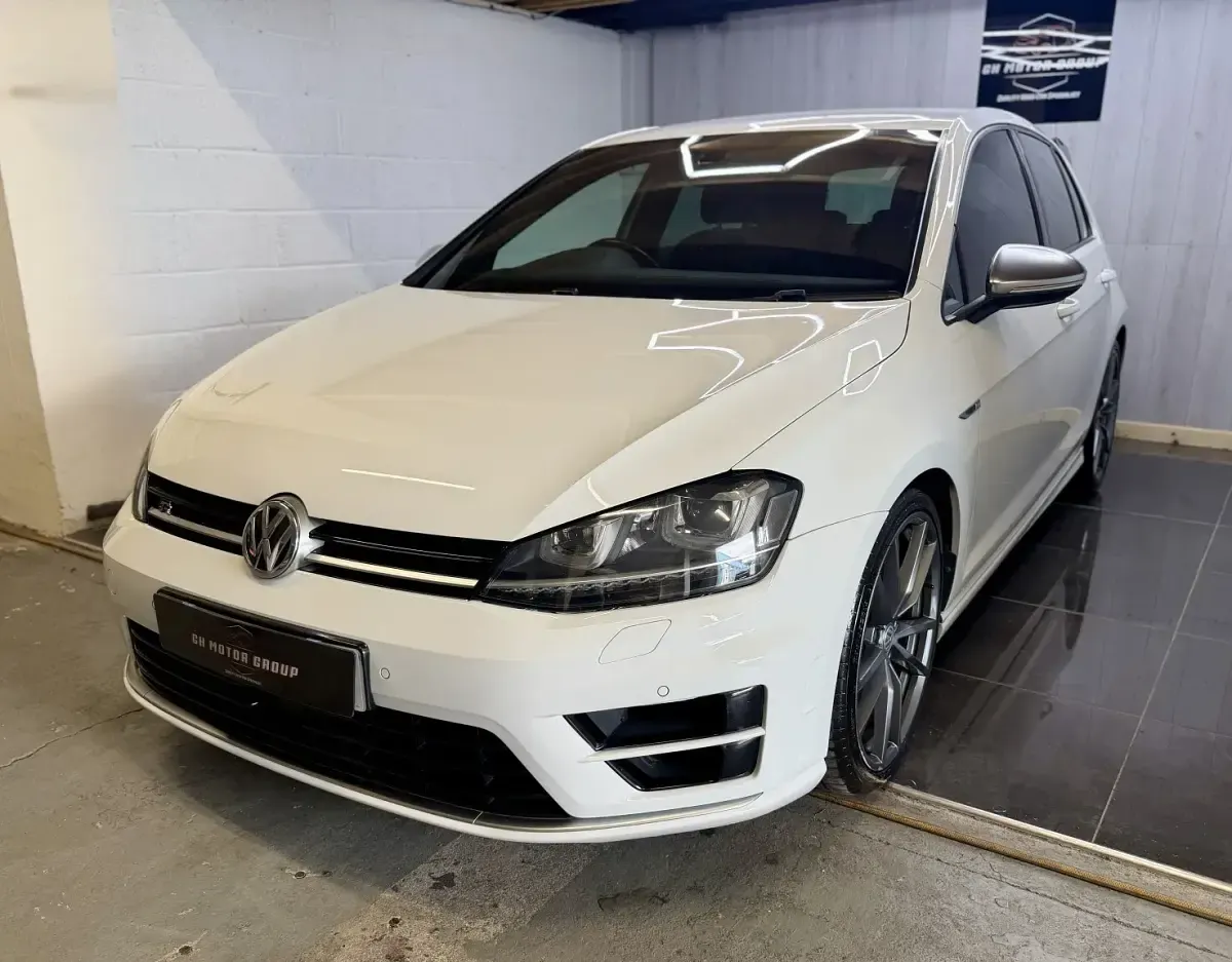 Used VW Golf VII R 2016 White Hatchback