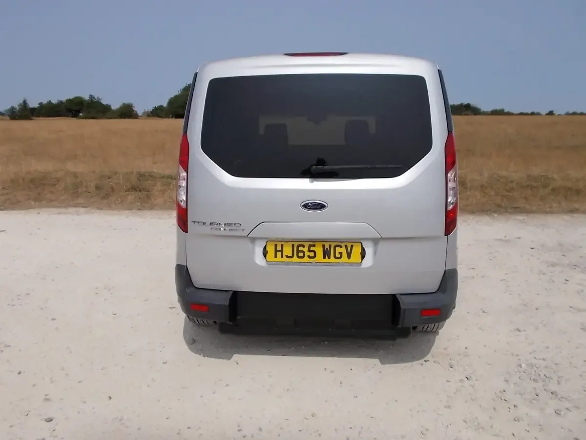 Used Ford Tourneo Connect Zetec 2015 Silver MPV