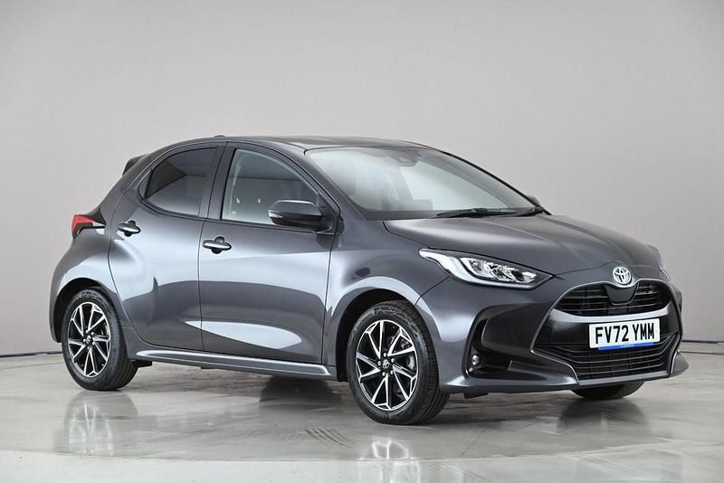 Second-hand Toyota Yaris Hybrid Design 2023 Gri Hatchback