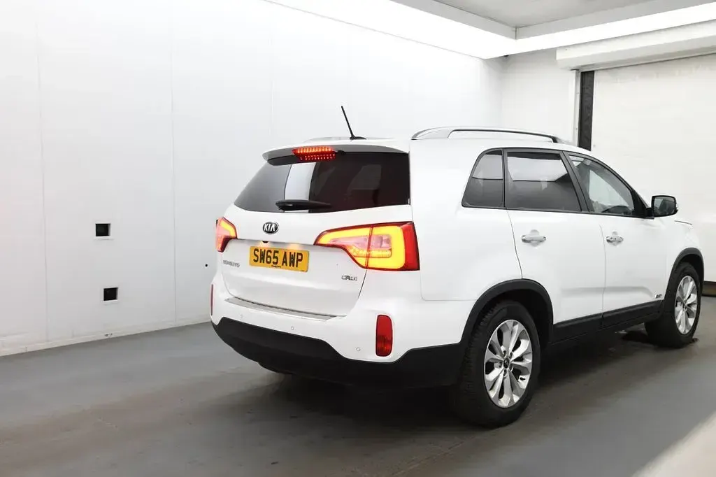 Used Kia Sorento 2015 White SUV