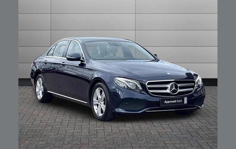 Used Mercedes E220 Premium Plus 194 HP (142 kW) 2016 Blue Sedan