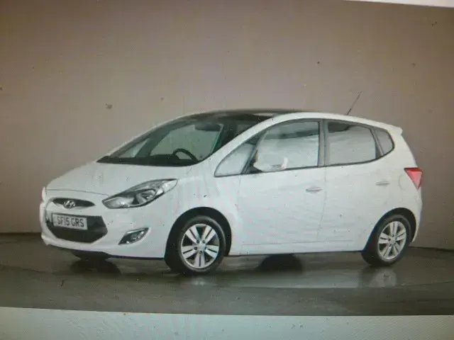 Used Hyundai ix20 Style 125 HP (91 kW) 2015 White Hatchback