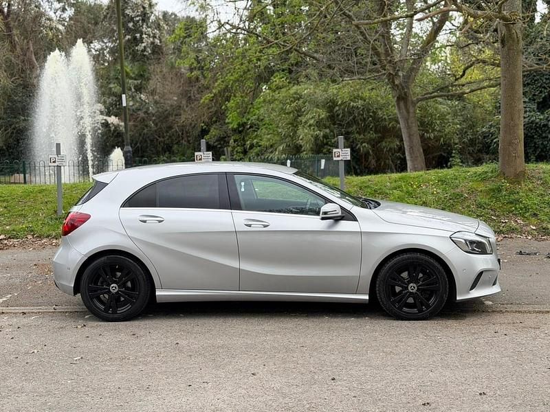 Begagnad Mercedes A200 Premium 2017 Silver Halvkombi