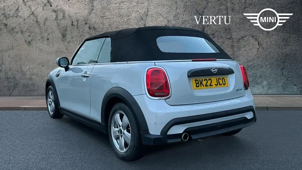 Używany Mini Cooper Classic 134 KM (98 kW) 2022 Srebrny Hatchback