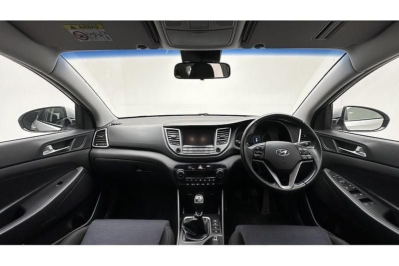 Used Hyundai Tucson SE 116 HP (85 kW) 2017 Platinum silver SUV