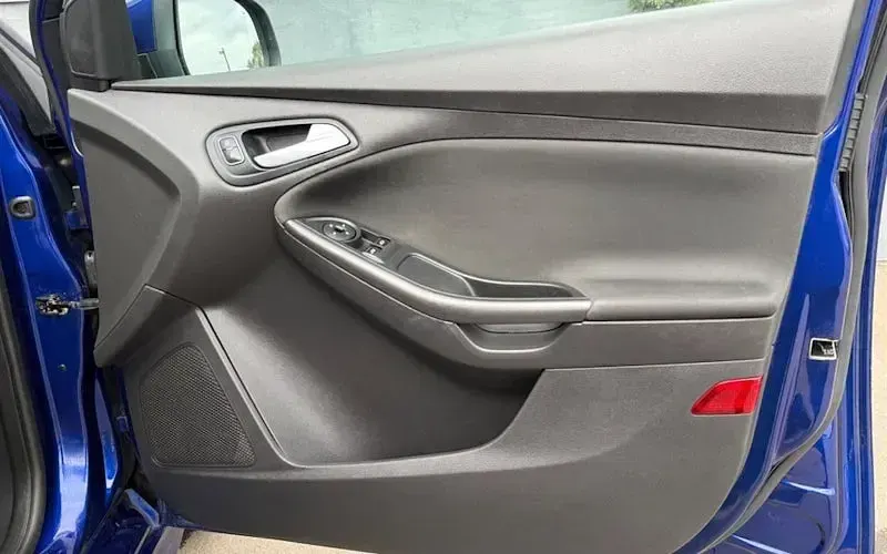 Used Ford Focus Zetec 120 HP (88 kW) 2016 Blue Hatchback