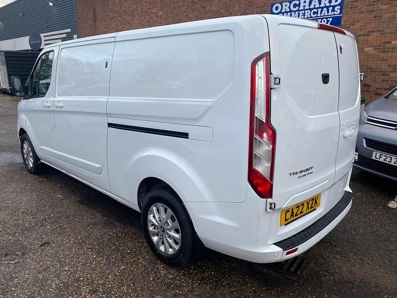 Used Ford Transit Custom Limited 130 HP (95 kW) 2022 White Van