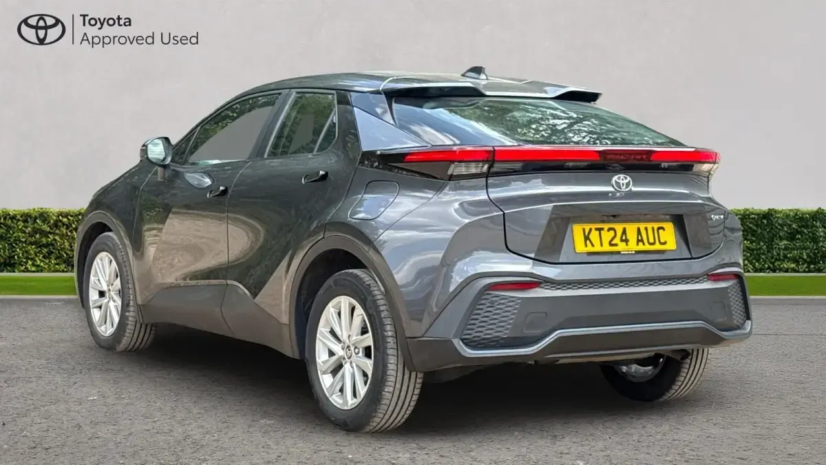 Used Toyota C-HR 140 HP (102 kW) 2024 Decuma grey SUV