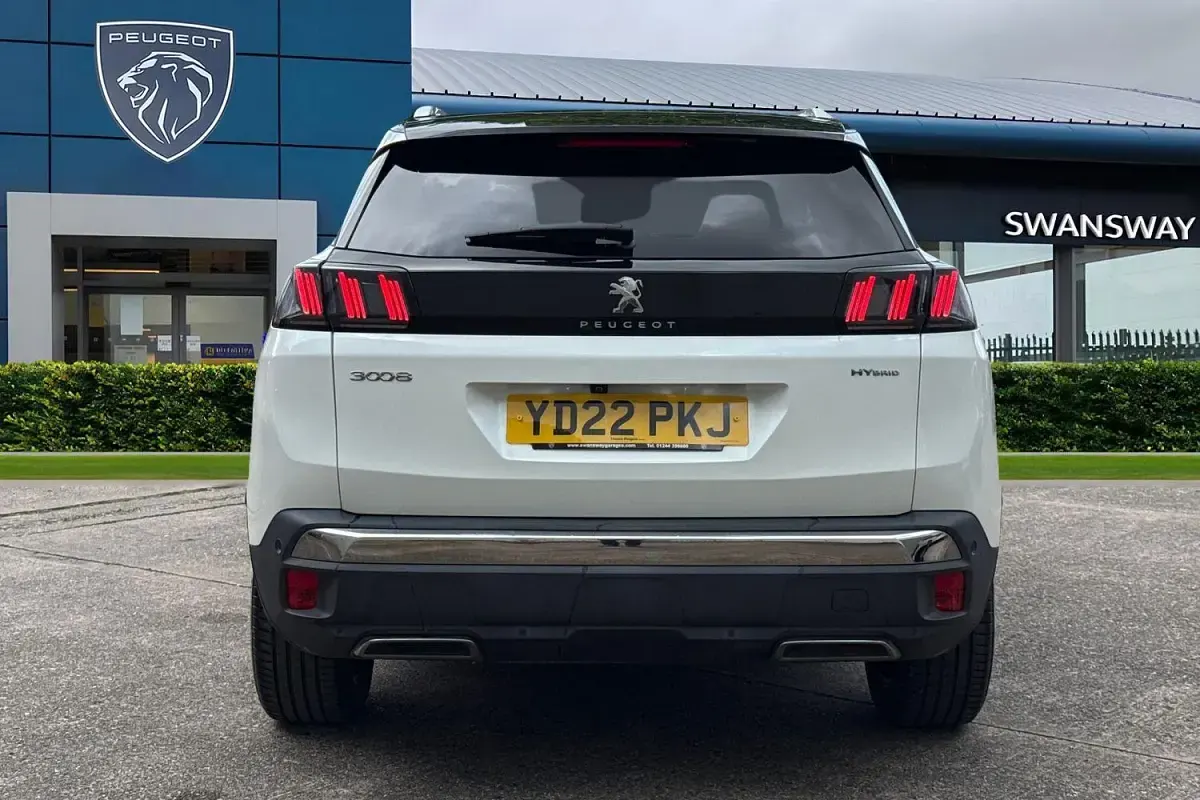 Used Peugeot 3008 GT 300 HP (220 kW) 2022 White SUV
