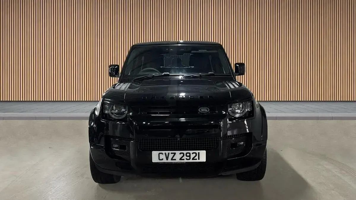 Used Land Rover Defender S 525 HP (386 kW) 2023 Santorini black SUV