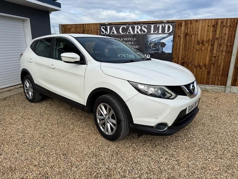 White Used 2014 Nissan Qashqai Acenta SUV | £4,495 - Image 1/4