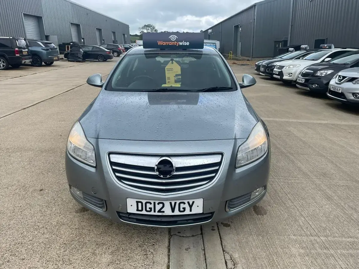 Used Vauxhall Insignia SRi 160 HP (117 kW) 2012 Silver Hatchback