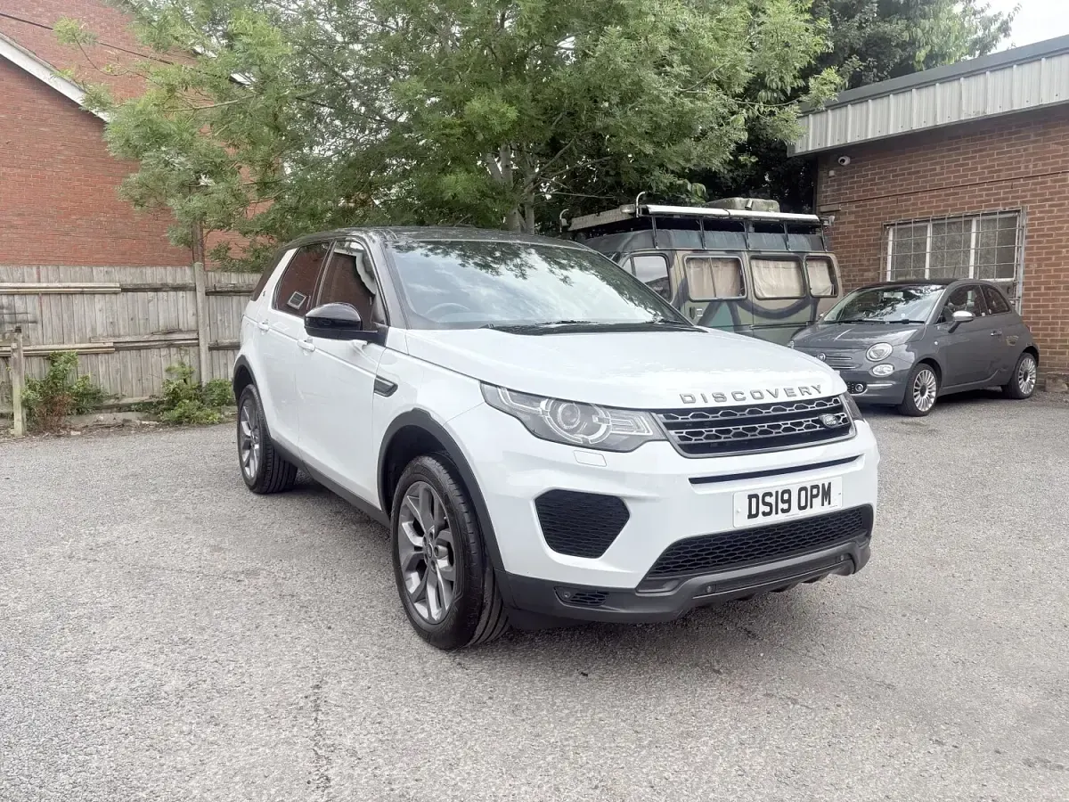 Used Land Rover Discovery Sport Landmark 180 HP (132 kW) 2019 White SUV