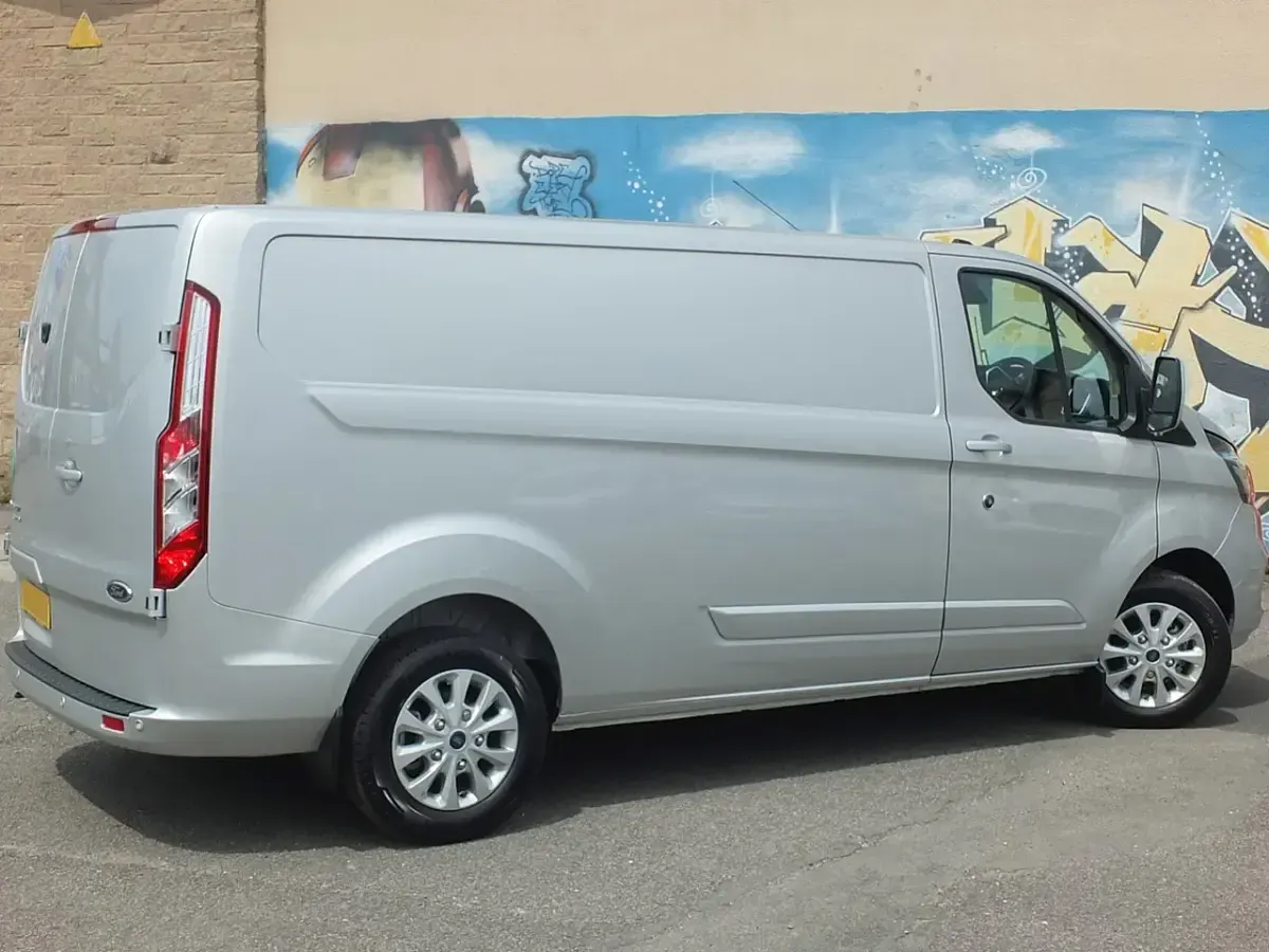 Used Ford Transit Custom Limited 130 HP (95 kW) 2023 Silver Van
