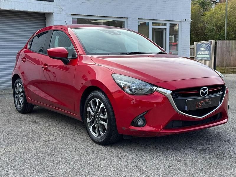 Used Mazda 2 Inclusive 90 HP (66 kW) 2017 Red Hatchback