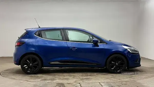 Used Renault Clio Dynamique 2017 Blue Hatchback
