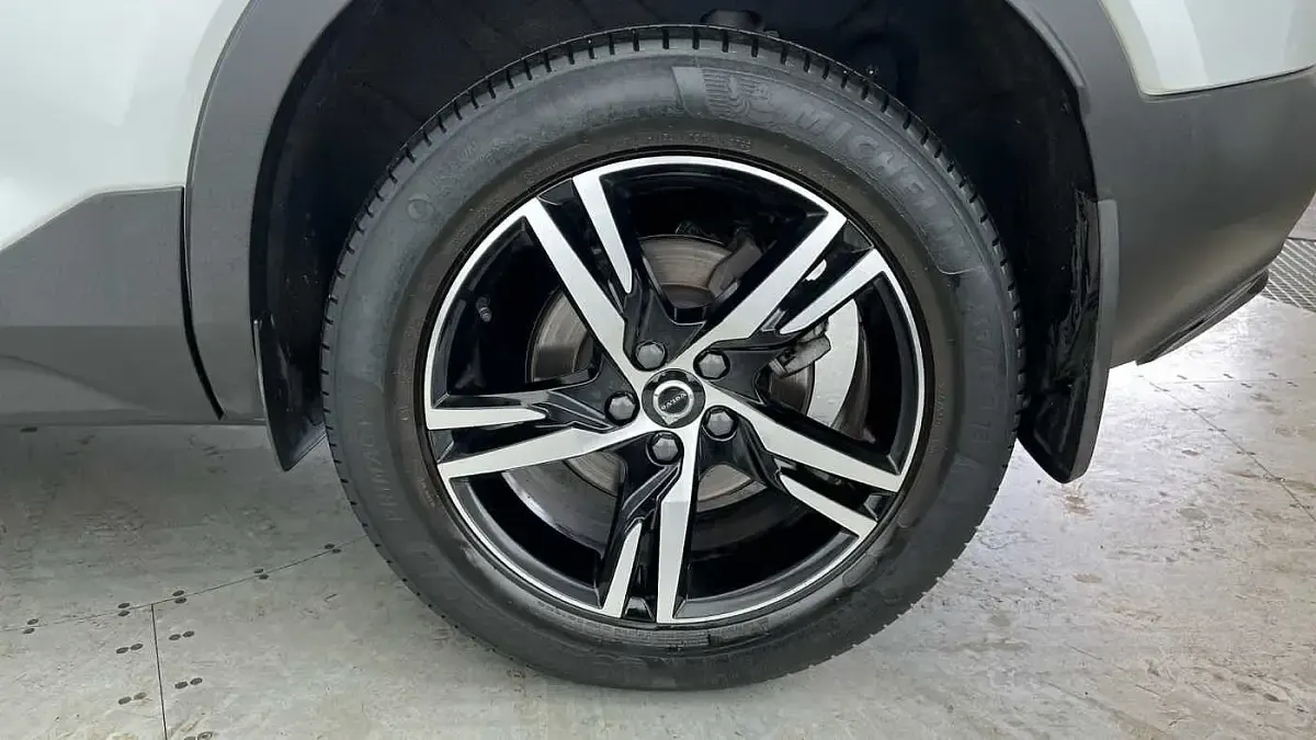 Used Volvo XC40 Plus 2022 White SUV