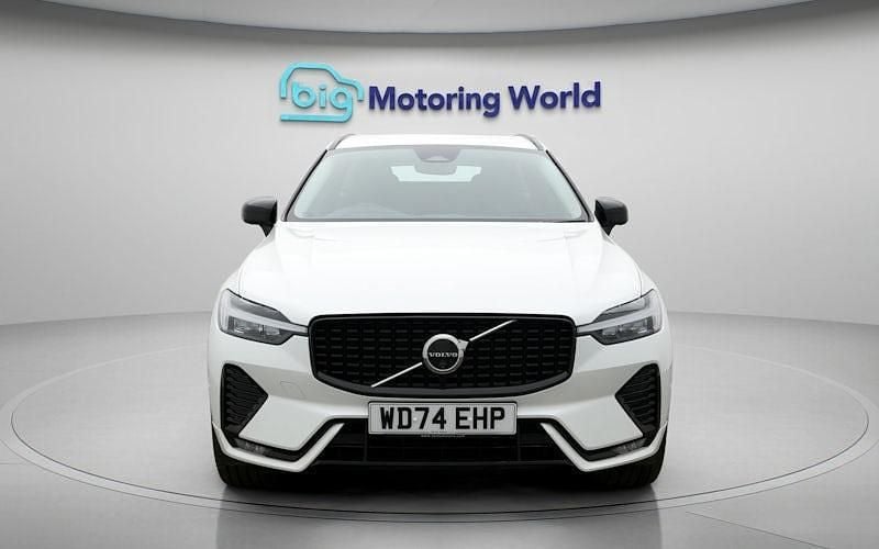 Used Volvo XC60 Plus 250 HP (183 kW) 2024 White SUV