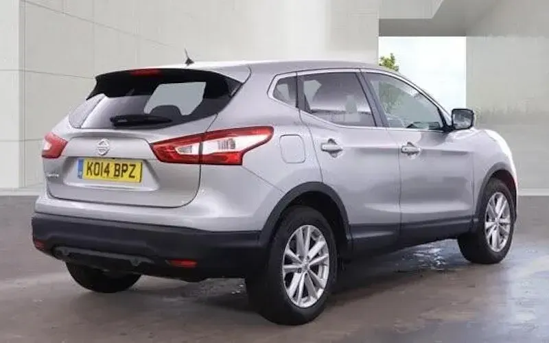 Used Nissan Qashqai Acenta Premium 116 HP (85 kW) 2014 Silver SUV