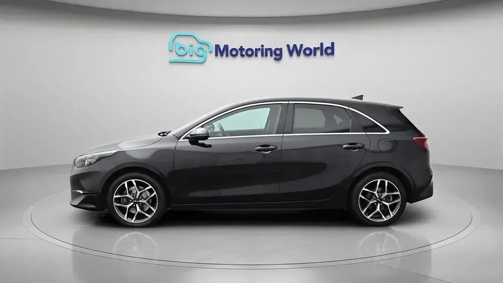 Usado Kia Ceed 158 HP (116 kW) 2022 Preto Citadino