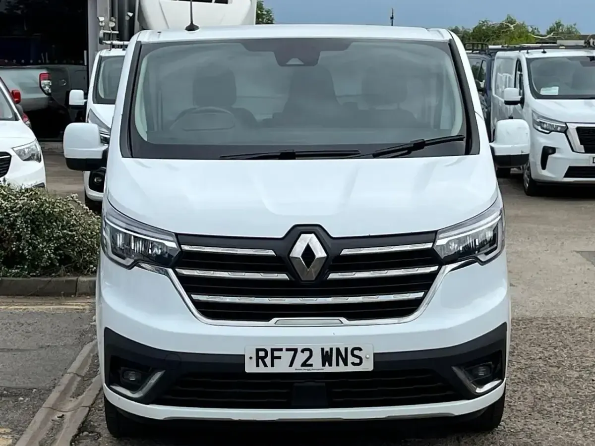Used Renault Trafic 120 HP (88 kW) 2023 White MPV