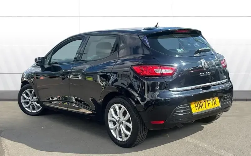 Used Renault Clio Dynamique 90 HP (66 kW) 2017 Black Hatchback