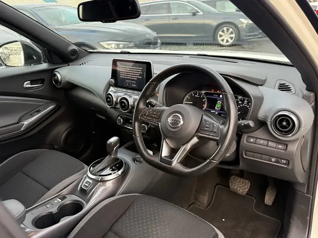 Used Nissan Juke N-Connecta 114 HP (83 kW) 2022 White SUV