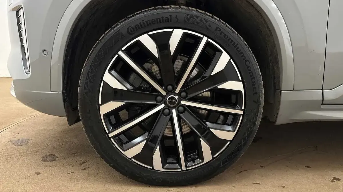 Usado Volvo XC90 Ultra 455 HP (334 kW) 2025 Cinzento SUV