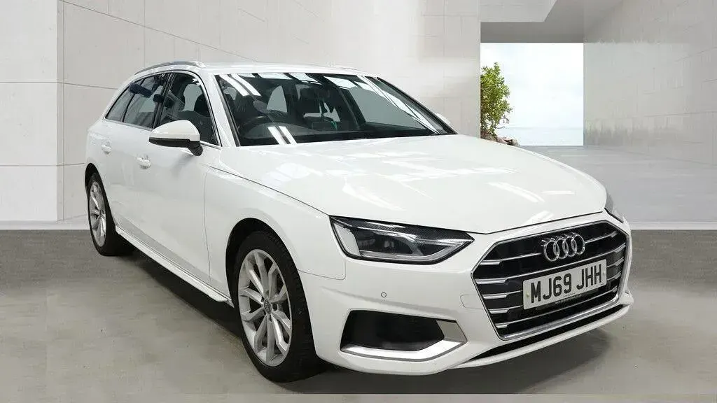Used Audi A4 Sport 2019 White Estate