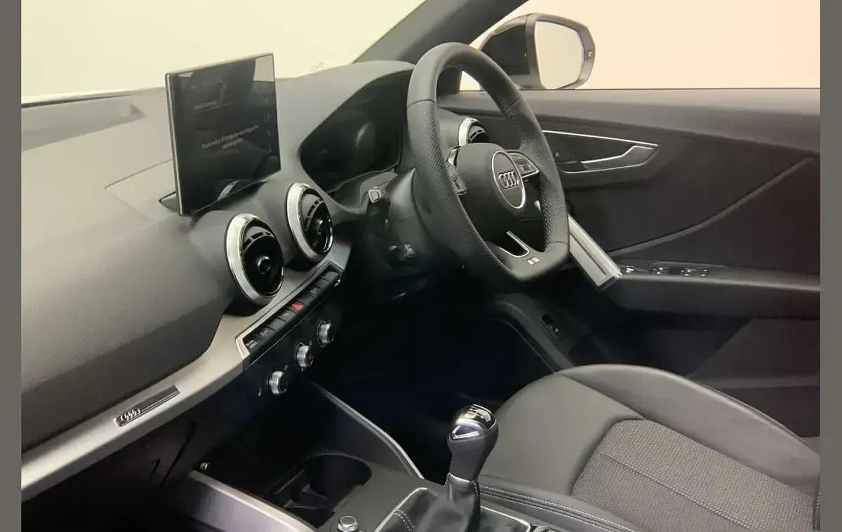 New Audi Q2 Black Edition 113 HP (83 kW) 2025 White SUV