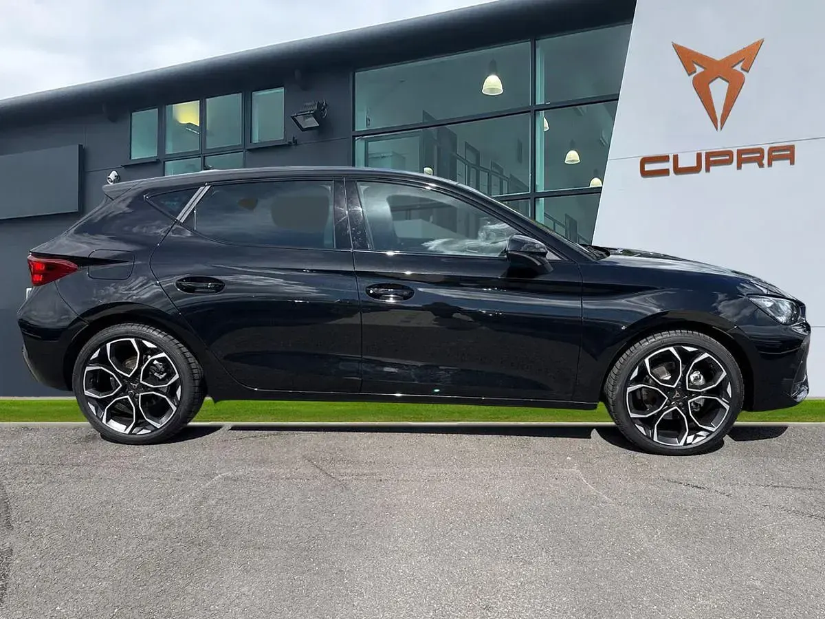 Used Cupra Leon 150 HP (110 kW) 2025 Black Hatchback