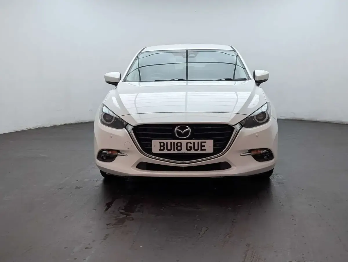 Used Mazda 3 Inclusive 120 HP (88 kW) 2018 White Hatchback