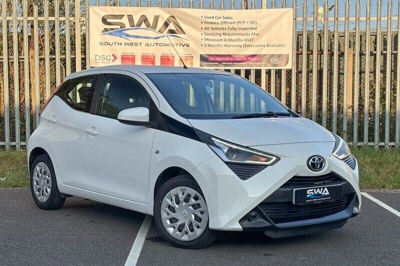 White Used 2018 Toyota Aygo X-play Hatchback | £8,395 (Fair price) - Image 1/1